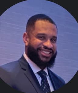 Spencer Johnson, coordinator of the free shooting lesson for women